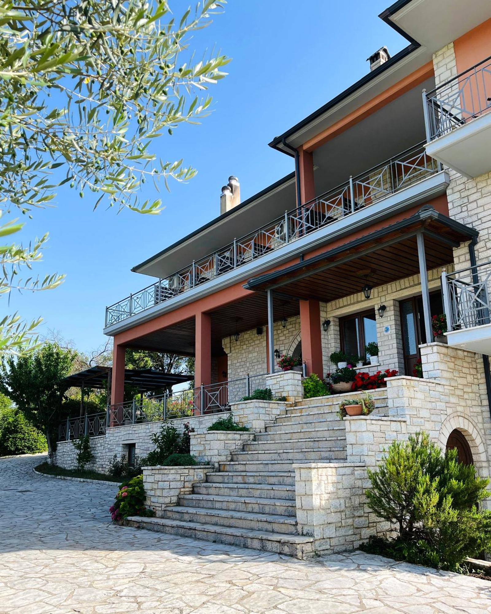 Agnanti Zitsas Hotel Exteriör bild
